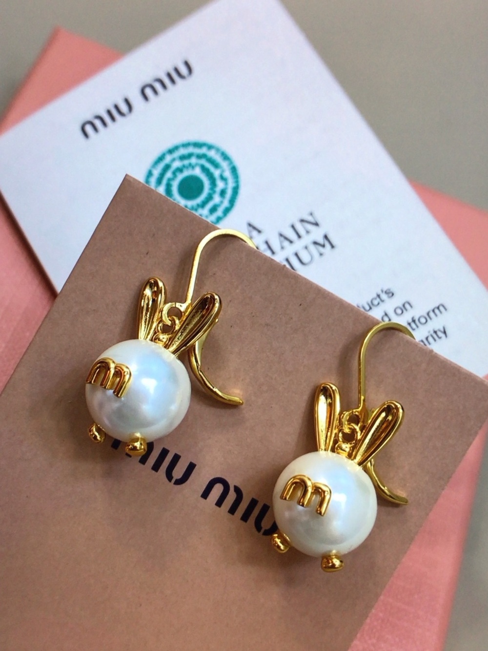 Miu Miu Gold Pearl Bunny Ear Stud Earrings - Picture 2 of 6